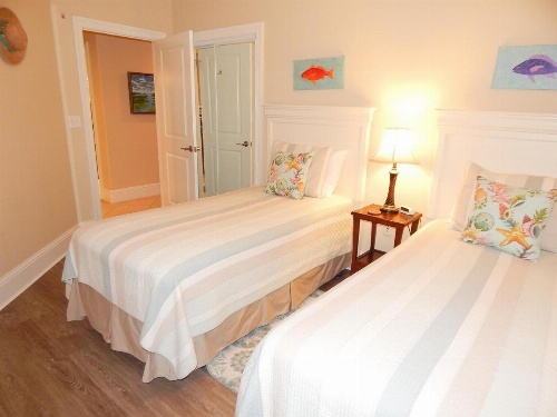 717 Holiday Isle image 15