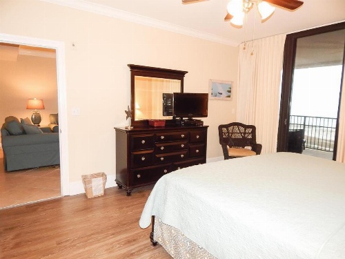 717 Holiday Isle image 19