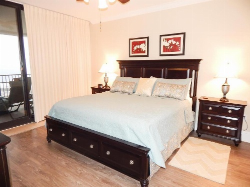 717 Holiday Isle image 22